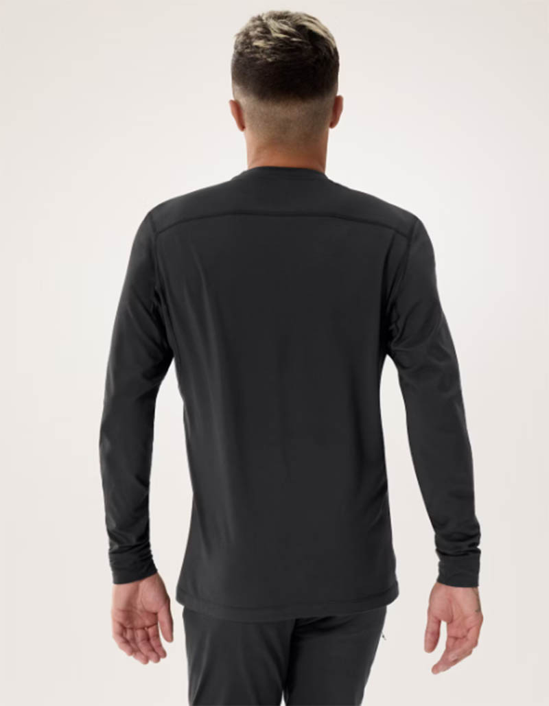 ARC'TERYX 始祖鳥 男 Rho LT 圓領衫 黑 X000009417 輕量級保暖內著衣 登山底層衣男 Rho LT 圓領衫 黑 X000009417 輕量級保暖內著衣 登山底層衣