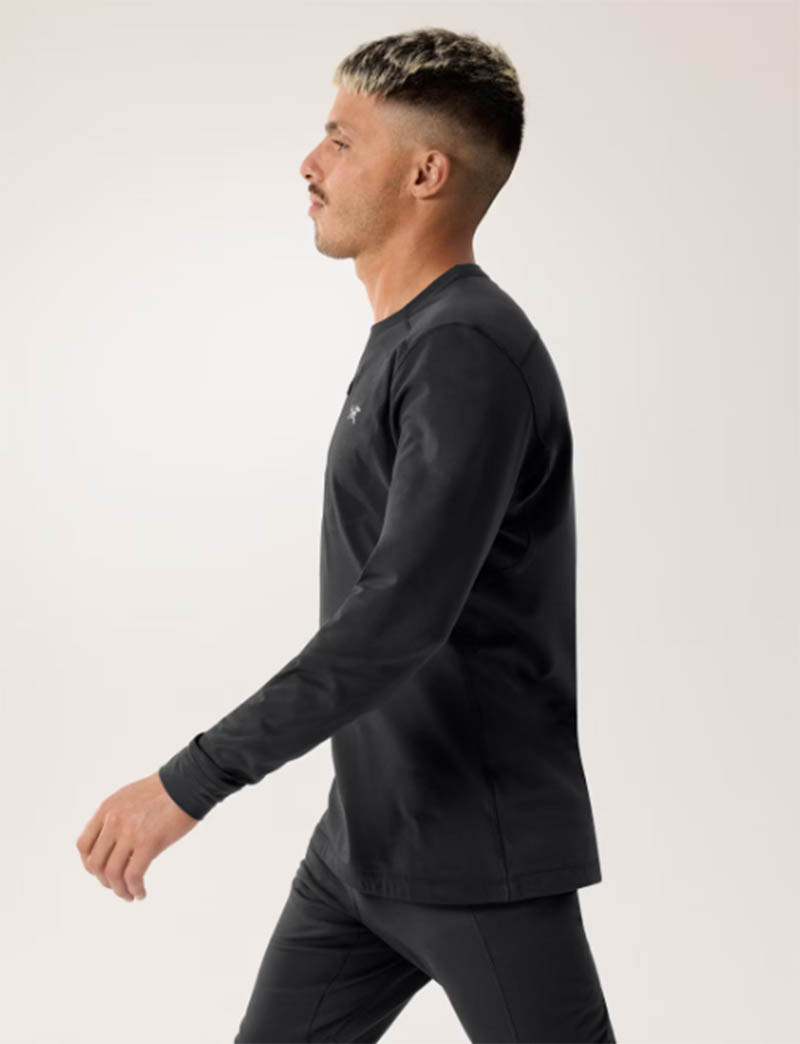 ARC'TERYX 始祖鳥 男 Rho LT 圓領衫 黑 X000009417 輕量級保暖內著衣 登山底層衣男 Rho LT 圓領衫 黑 X000009417 輕量級保暖內著衣 登山底層衣