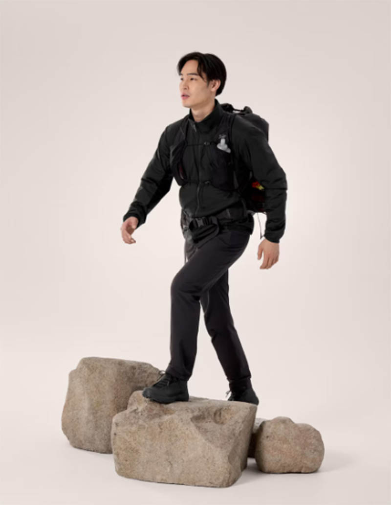 ARC'TERYX 始祖鳥 男 Atom 化纖外套 X000009561 黑 Coreloft填充 登山保暖外套