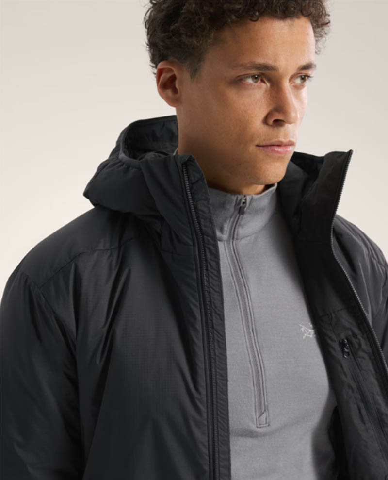 ARC'TERYX 始祖鳥 男 Atom SV 化纖外套 黑 X000009902 Coreloft保暖連帽外套