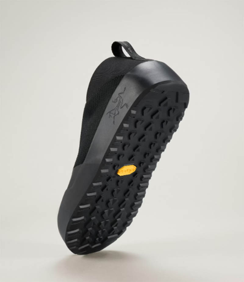 ARC'TERYX 始祖鳥 男 Kragg 戶外鞋 黑 X000010110 登山鞋 攀岩恢復鞋 拖鞋 徒步鞋