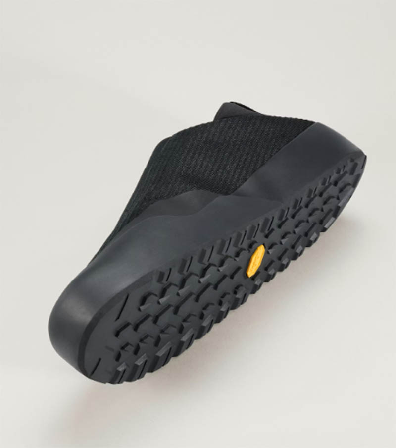 ARC'TERYX 始祖鳥 男 Kragg 戶外鞋 黑 X000010110 登山鞋 攀岩恢復鞋 拖鞋 徒步鞋