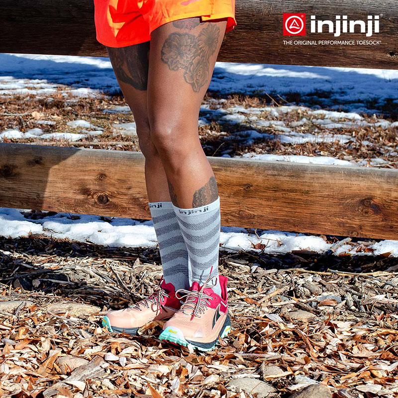 injinji 女款 Ultra Run終極系列五趾中筒襪 石板灰 WAA6894 馬拉松襪 運動襪 跑步襪