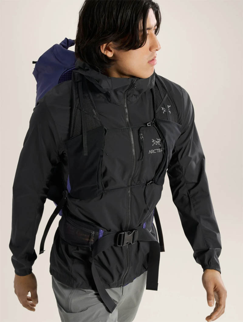 ARC'TERYX 始祖鳥 男 Squamish Hoody 連帽風衣外套 黑 X000007411 登山夾克