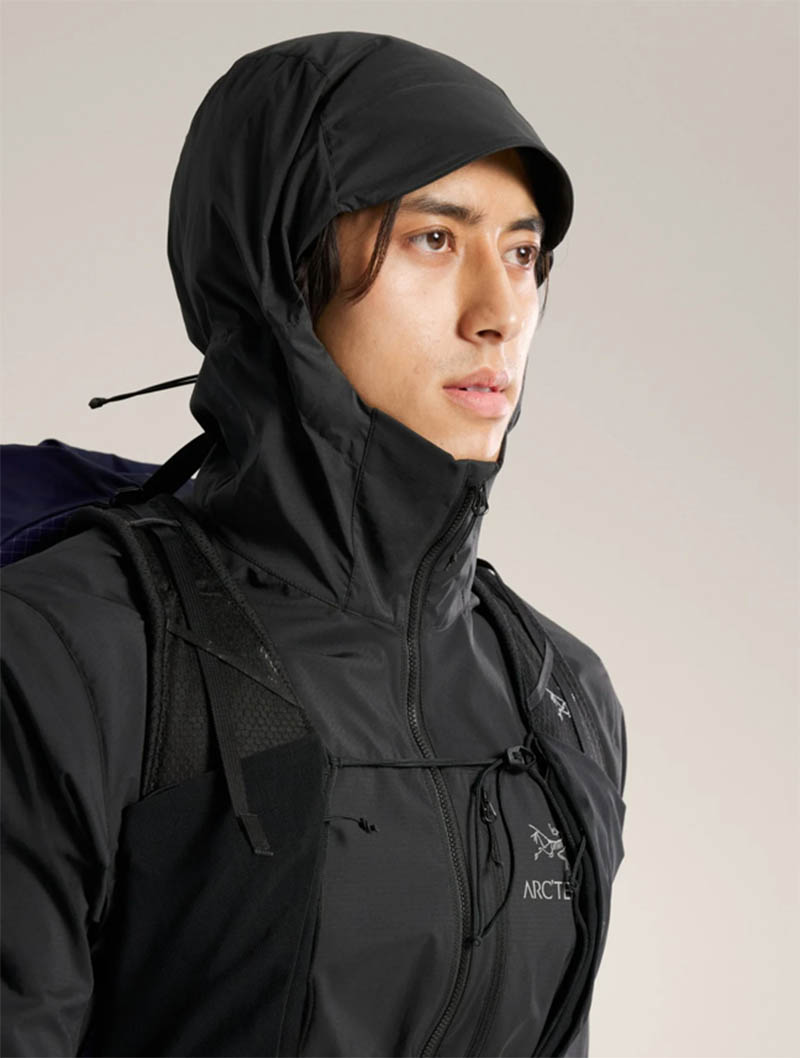 ARC'TERYX 始祖鳥 男 Squamish Hoody 連帽風衣外套 黑 X000007411 登山夾克