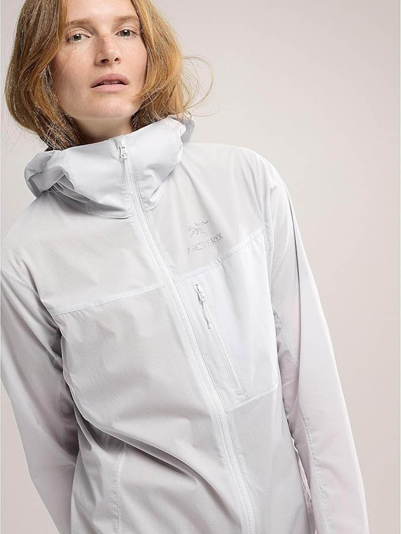 ARC'TERYX 始祖鳥 女 Squamish 連帽風衣外套 黑 空氣灰 X000006946 登山夾克