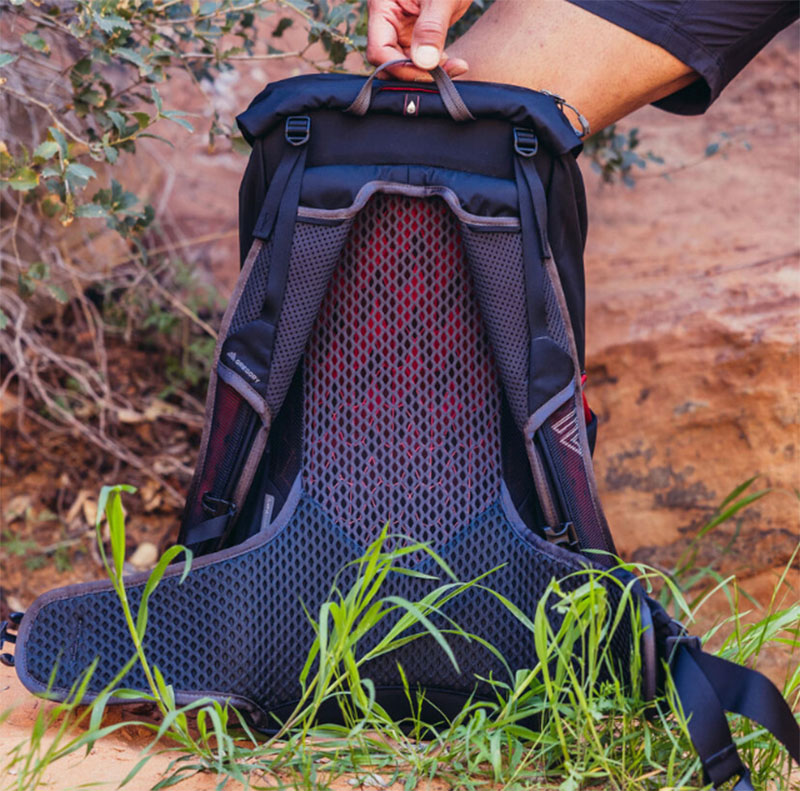 GREGORY ZULU LT 28 多功能登山背包 28L 火山黑 牧草綠 登山包 透氣網背包 GG149317