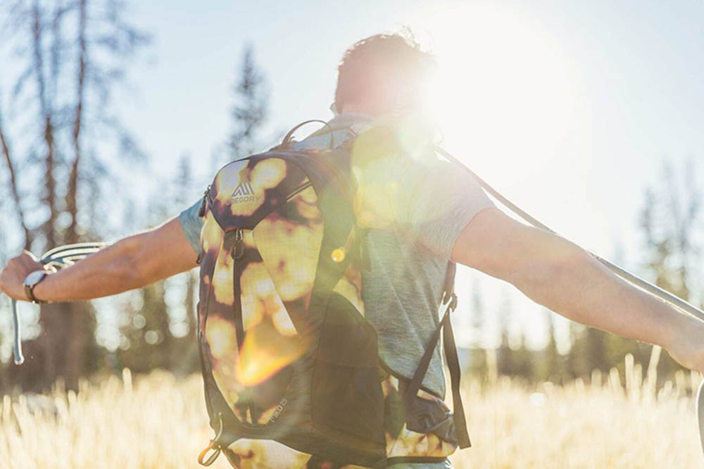 GREGORY MAYA 15 15L 女款多功能登山背包 GG145278-A106 夏至黃 單日包 健行背包